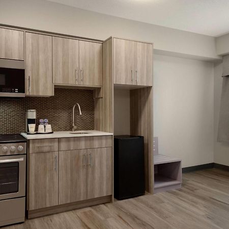 Ramada By Wyndham West Edmonton Hotel & Suites Kültér fotó
