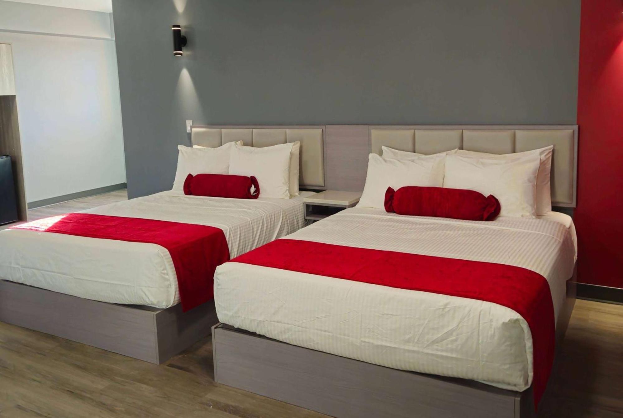 Ramada By Wyndham West Edmonton Hotel & Suites Kültér fotó