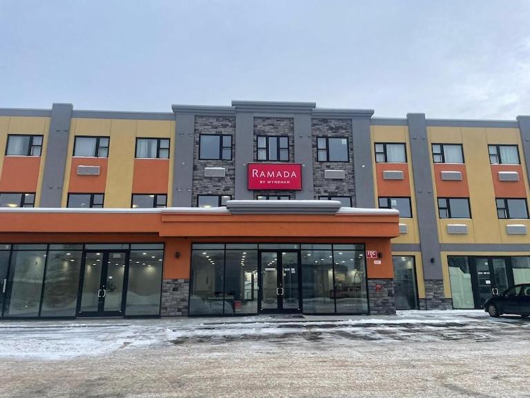Ramada By Wyndham West Edmonton Hotel & Suites Kültér fotó