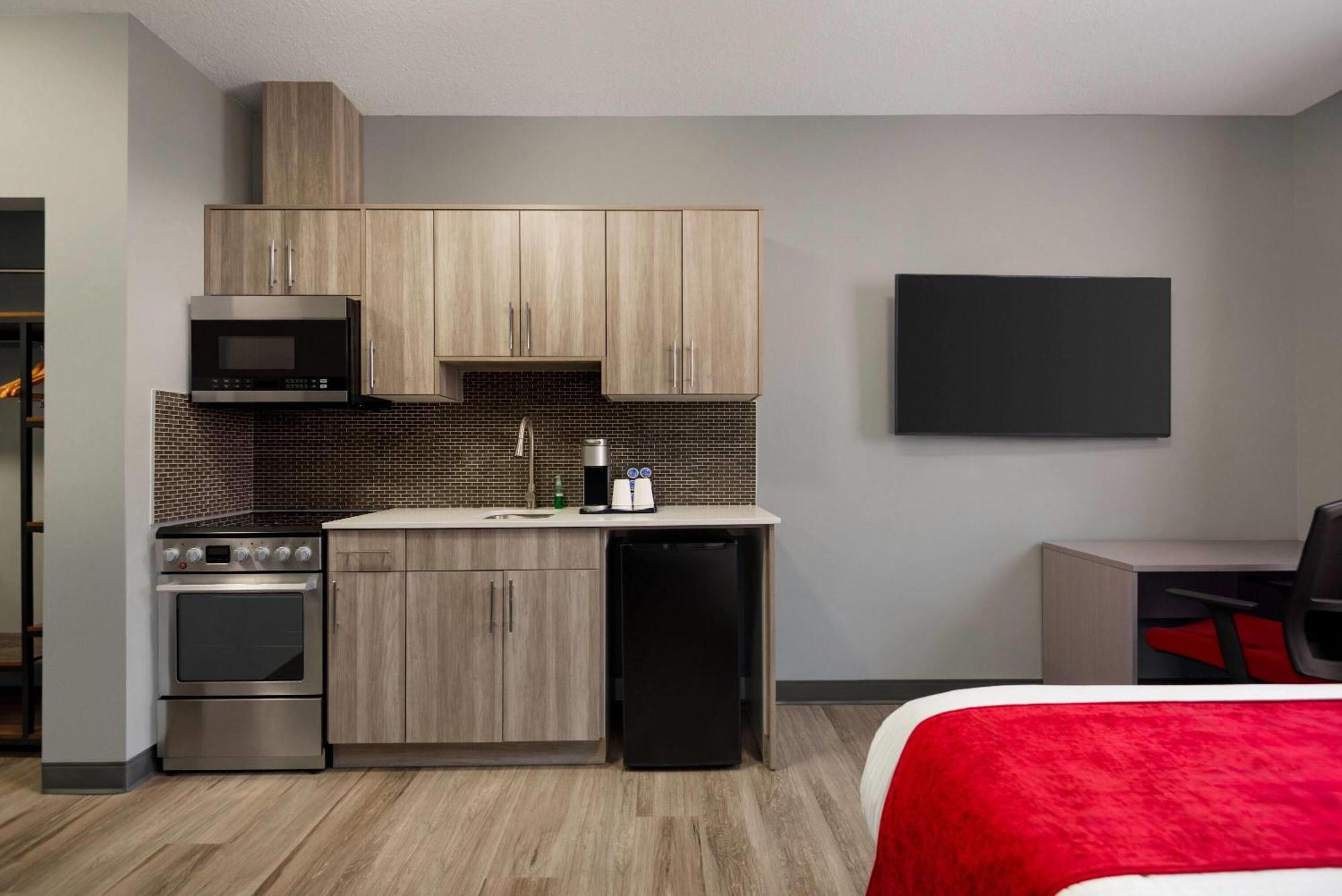 Ramada By Wyndham West Edmonton Hotel & Suites Kültér fotó