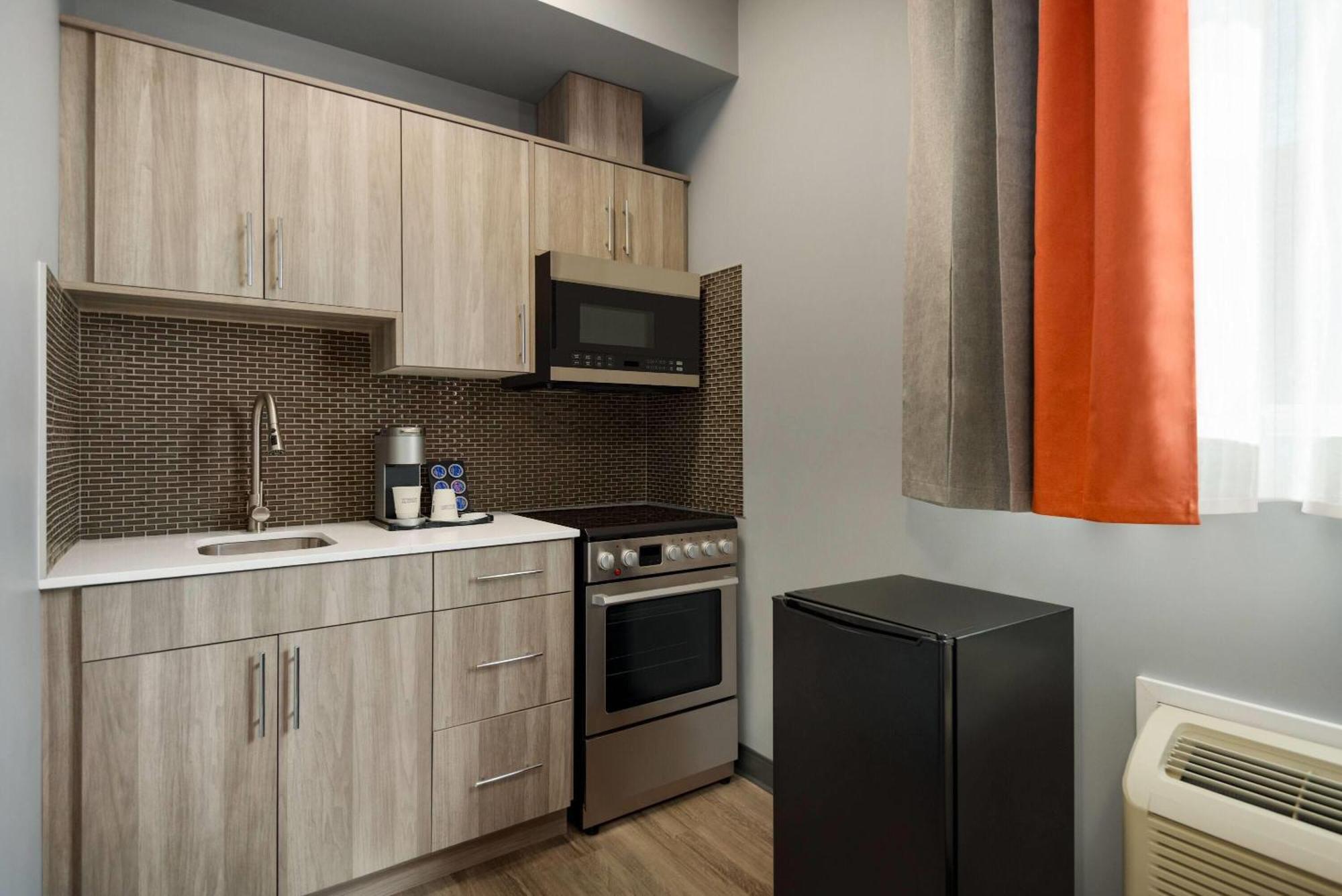 Ramada By Wyndham West Edmonton Hotel & Suites Kültér fotó