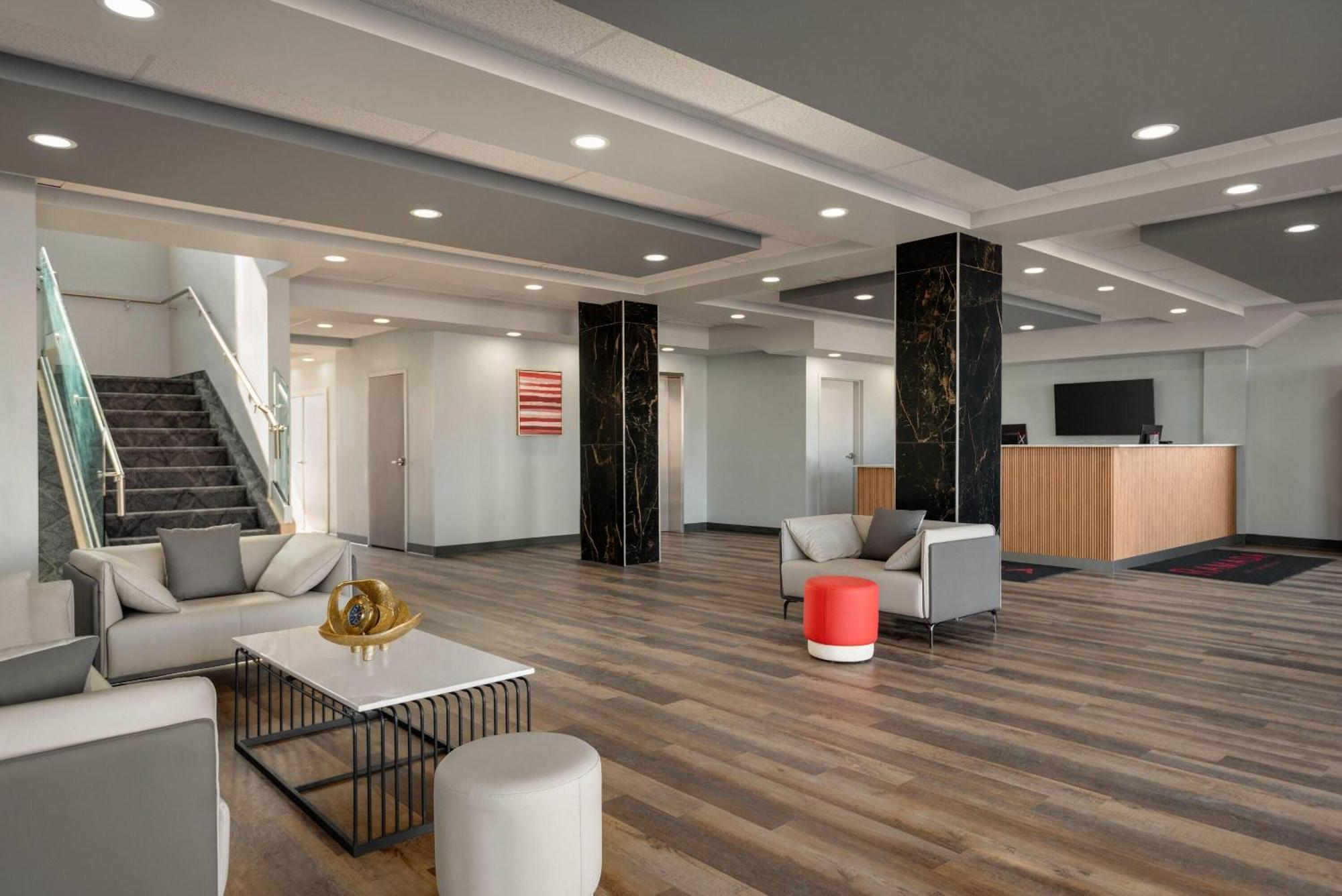 Ramada By Wyndham West Edmonton Hotel & Suites Kültér fotó