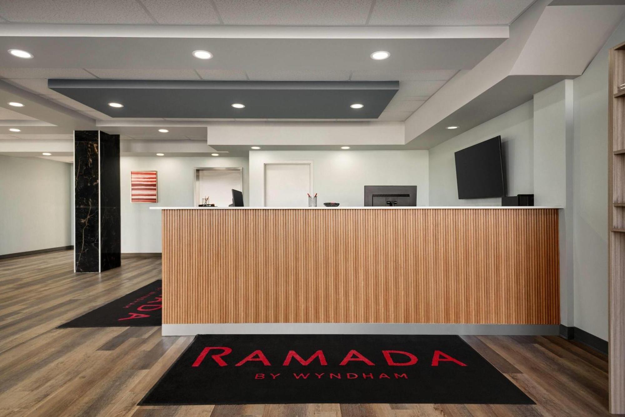 Ramada By Wyndham West Edmonton Hotel & Suites Kültér fotó